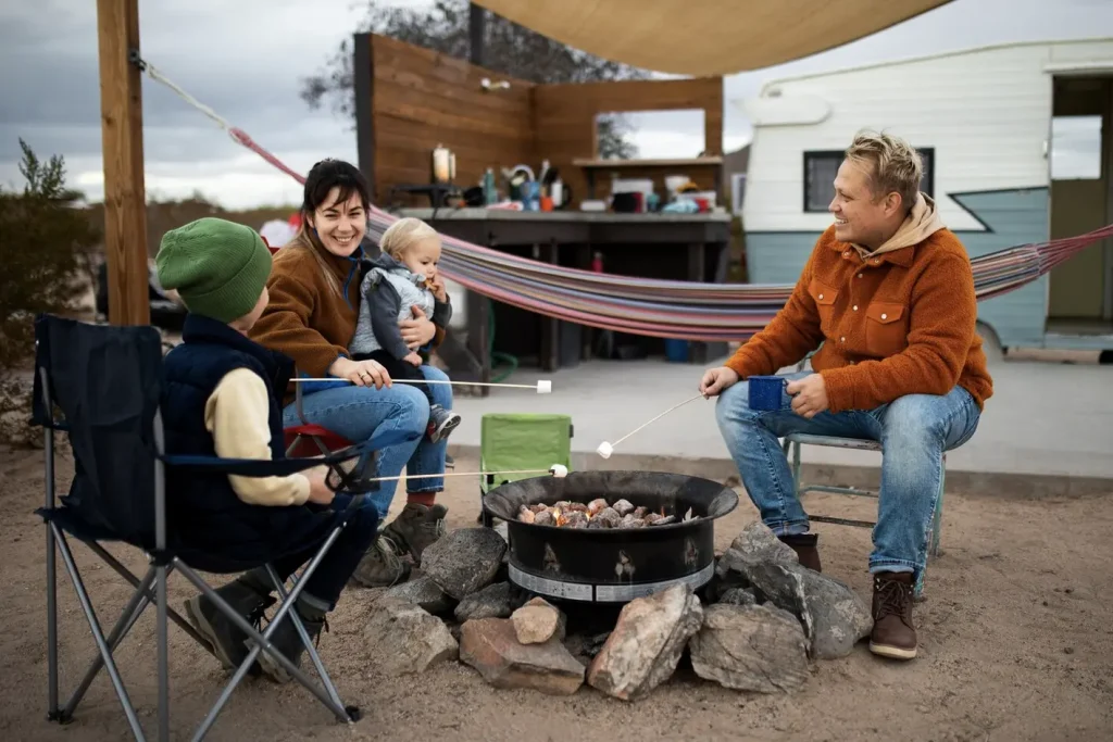 Vacances en famille : hôtel ou camping ?
