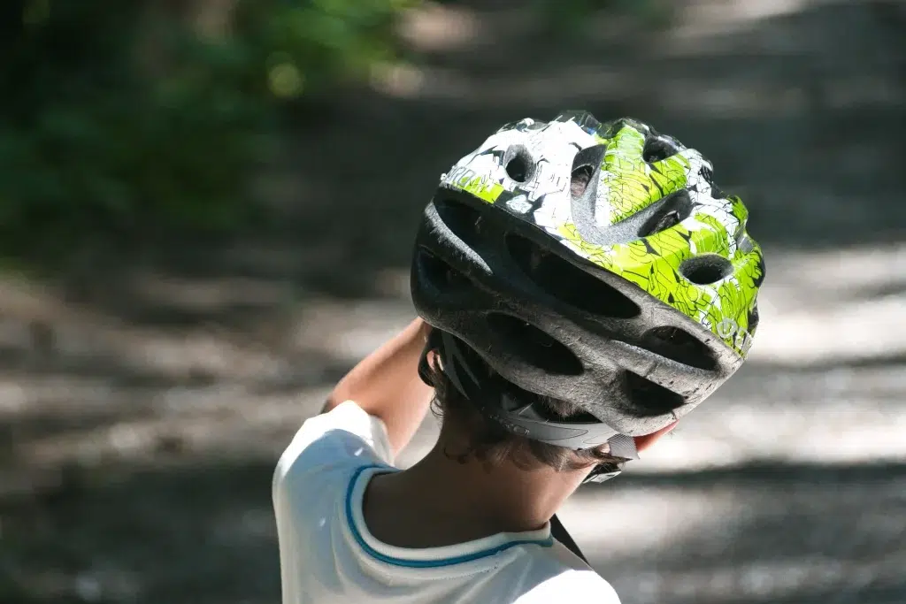 Comment bien régler le casque de vélo de son enfant ?
