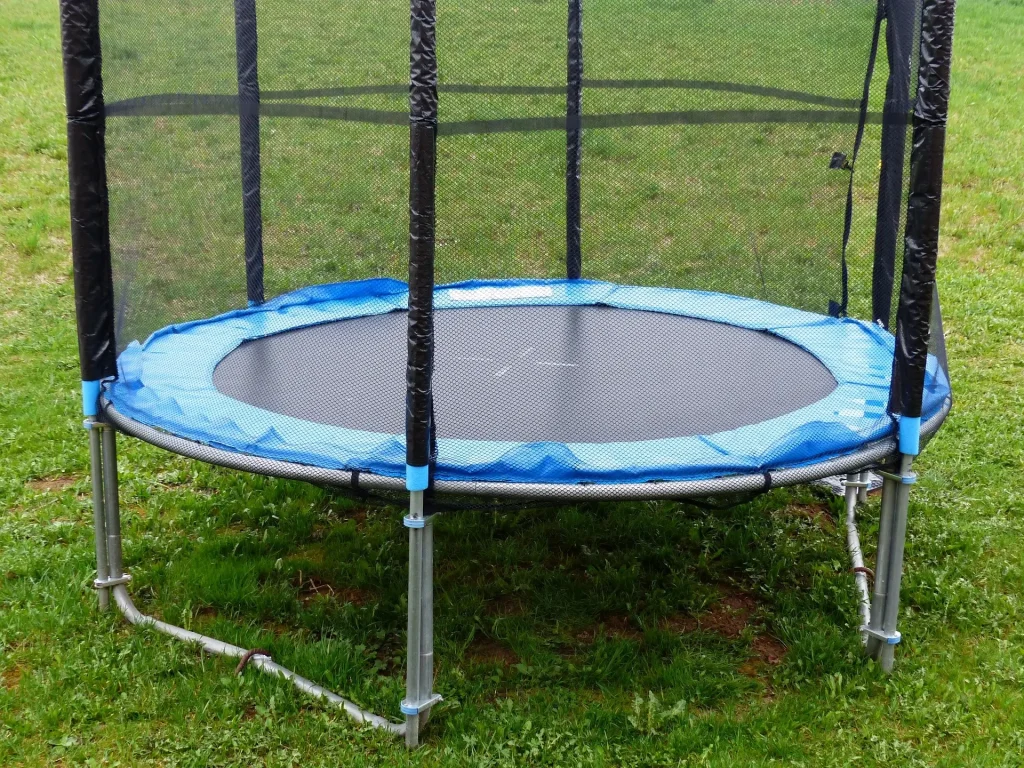 Bien entretenir un trampoline de jardin !
