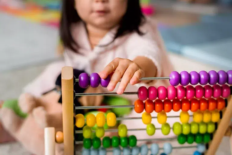 Les meilleurs jeux empilables Montessori