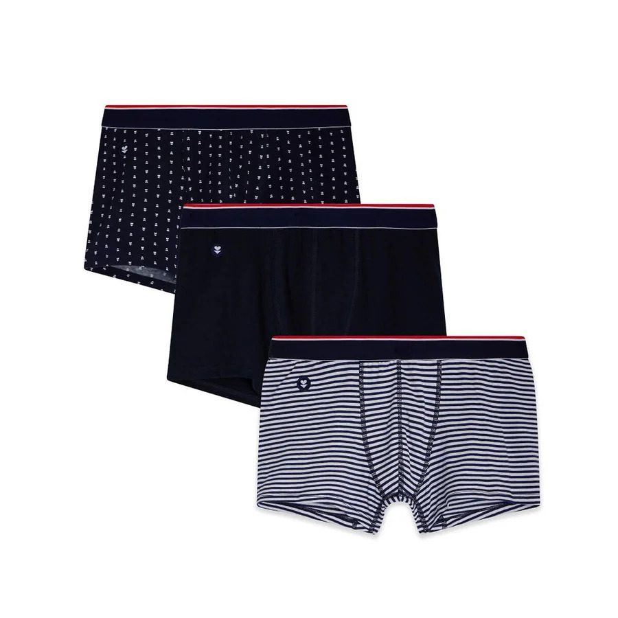 Les trois boxers ont été tricotés et confectionnés à Aimargues dans le Gard.