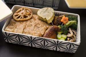 La lunch box est inspirée de la boîte à bento japonaise.