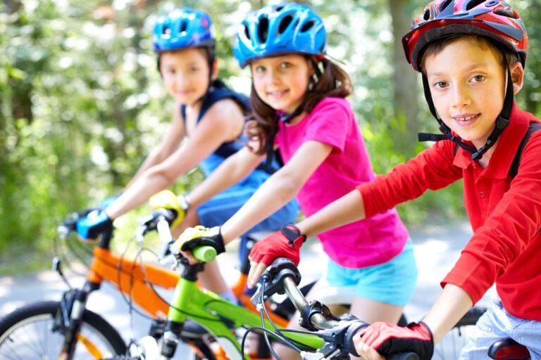 Pour faire du sport, les enfants ont besoin d’un sac adapté.