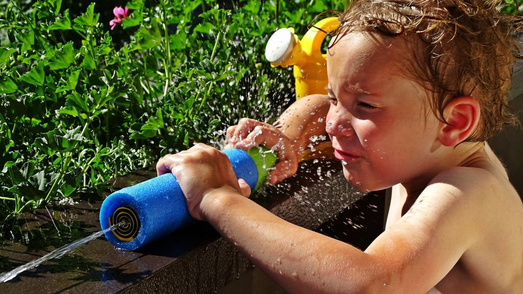 Jouets enfants pour l&rsquo;été : les meilleurs pistolets à eau