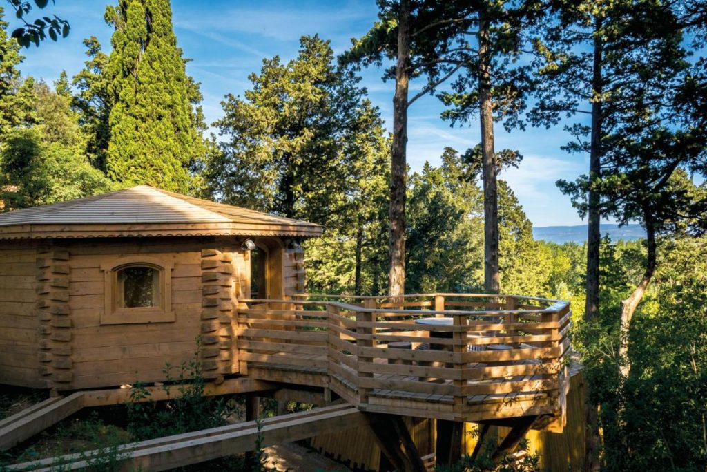 hotel kids friendly cabane dans les bois
