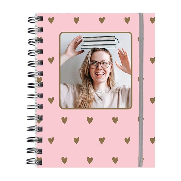 À l’intérieur, 18 pages permettent de placer 1 ou 2 photos.