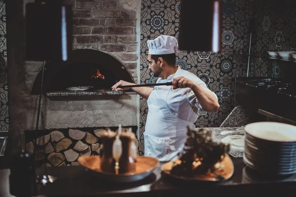 Pizza maison : que choisir entre la pierre et le four ?