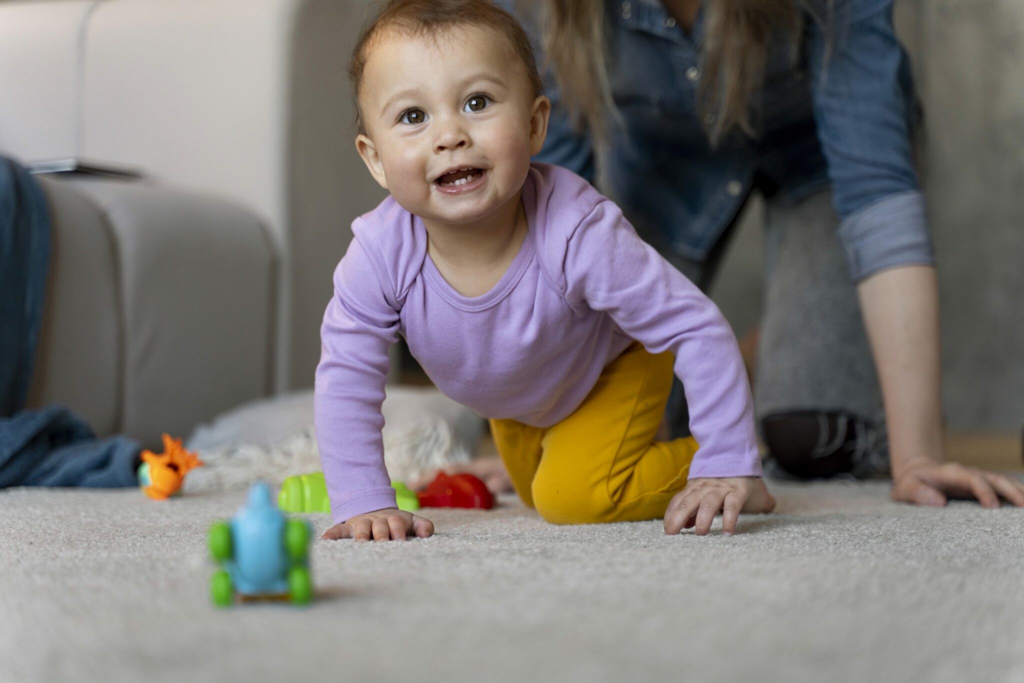 Bien choisir le tapis d’éveil en fonction de l’âge de bébé