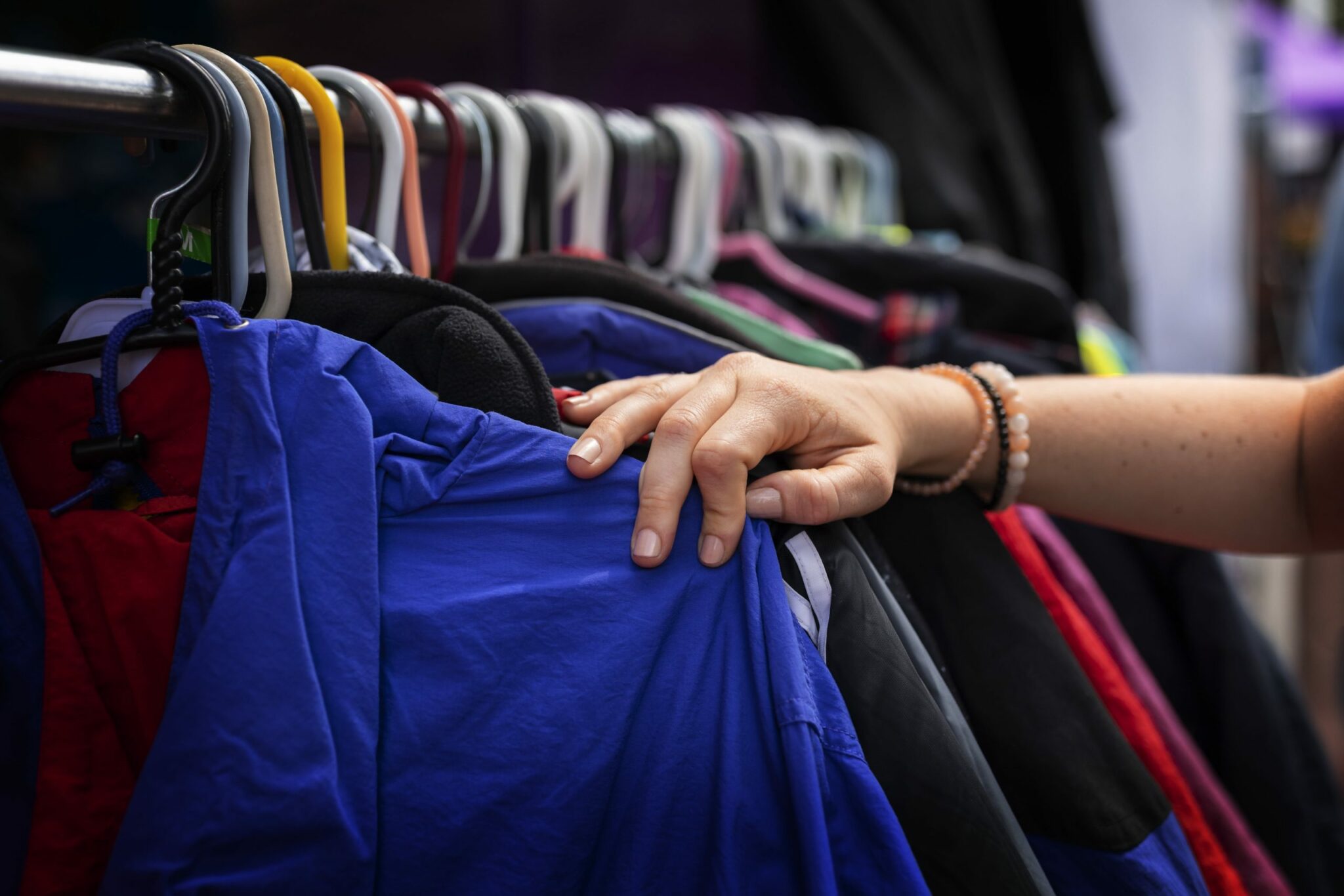 Vêtements de ski d’occasion : pensez-y pour habiller votre enfant