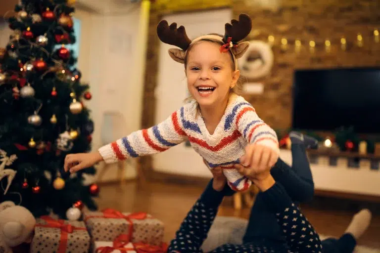 Comment gérer l&rsquo;excitation des enfants avant Noël ?