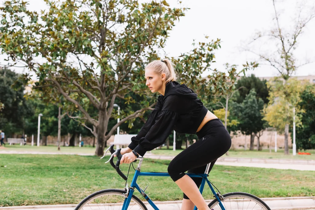 Comment prévenir les blessures courantes à vélo et éviter les petites douleurs