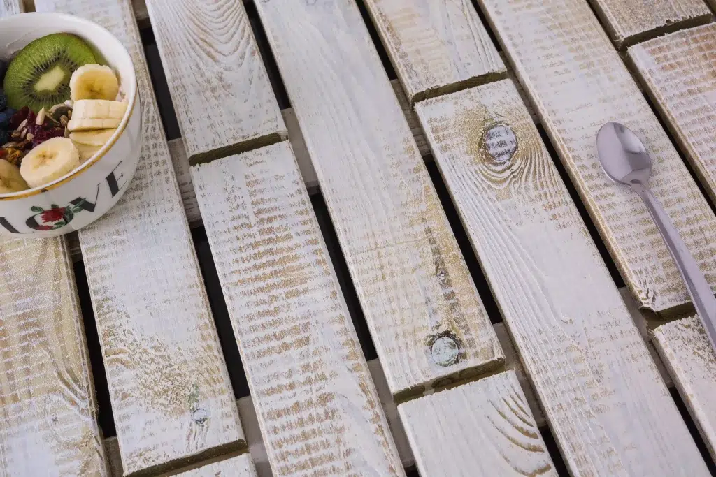 Comment construire sa table de jardin avec des palettes ?