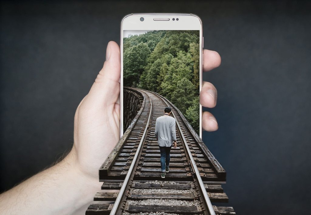 Smartphone : cinq conseils pour réduire son impact écolo !