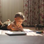 Complément familial 2026 : 198,16 ou 297,27 euros par mois pour les familles de trois enfants et plus, sous plafond