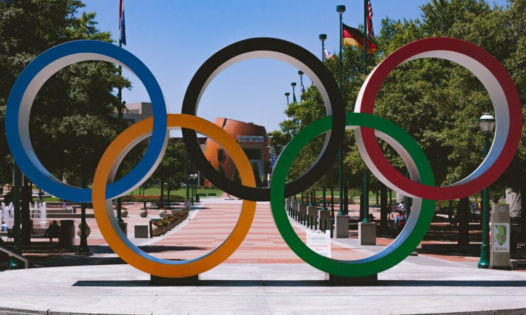 JO Paris 2024 : focus sur les tenues des sportifs, fiers de représenter la France