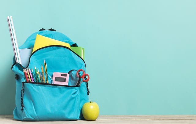 Sac à dos d'école avec fournitures scolaires