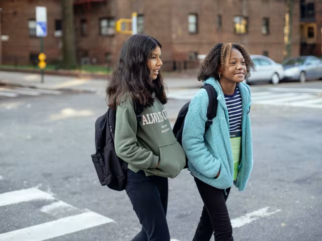 Assurance scolaire : votre enfant est blessé, racketté ou volé pendant une manifestation ou sur le chemin de l&rsquo;école, qui paie quoi ?