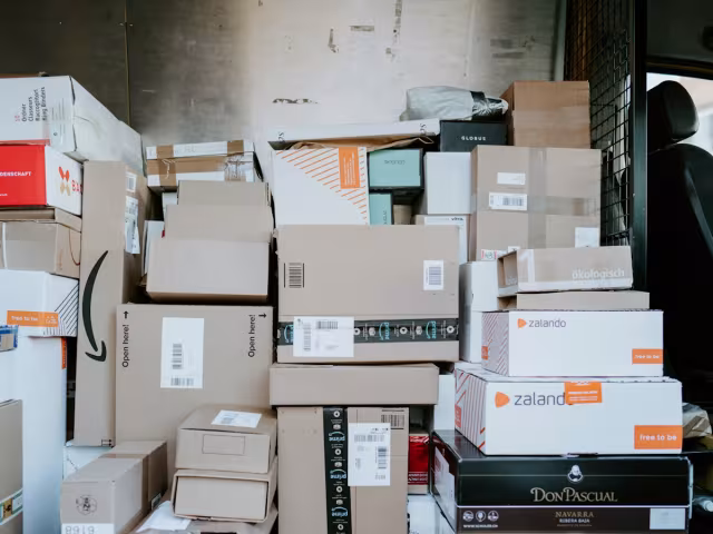 Shein, Temu, AliExpress : 2 euros de plus par article dès le 1er novembre, et jusqu&rsquo;à 5 euros avec les droits de douane