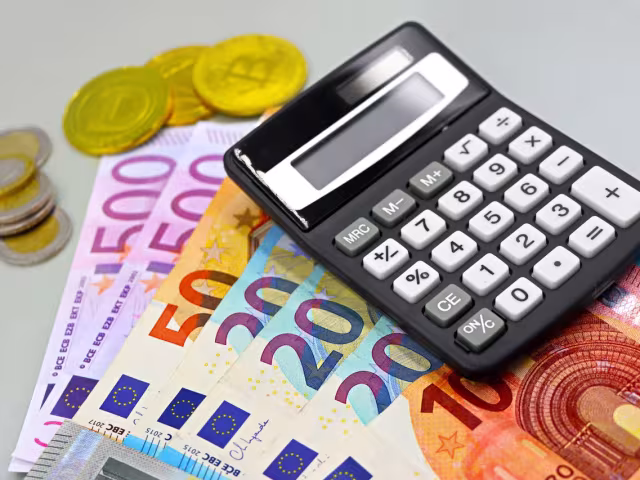 Frais bancaires 2027 : jusqu’à +44 % dans certaines caisses