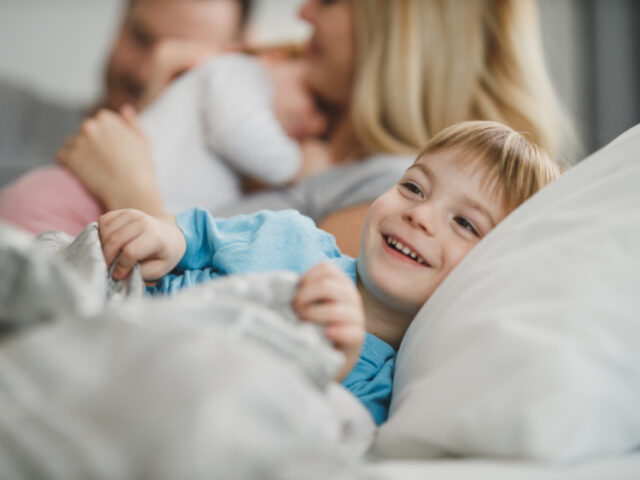 Changement d&rsquo;heure le 25 octobre 2026 : comment aider les enfants à s&rsquo;adapter