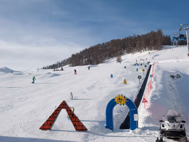 Ski 2026-2027 : les premières stations ouvrent le 21 novembre, et comment réserver Noël sans se ruiner